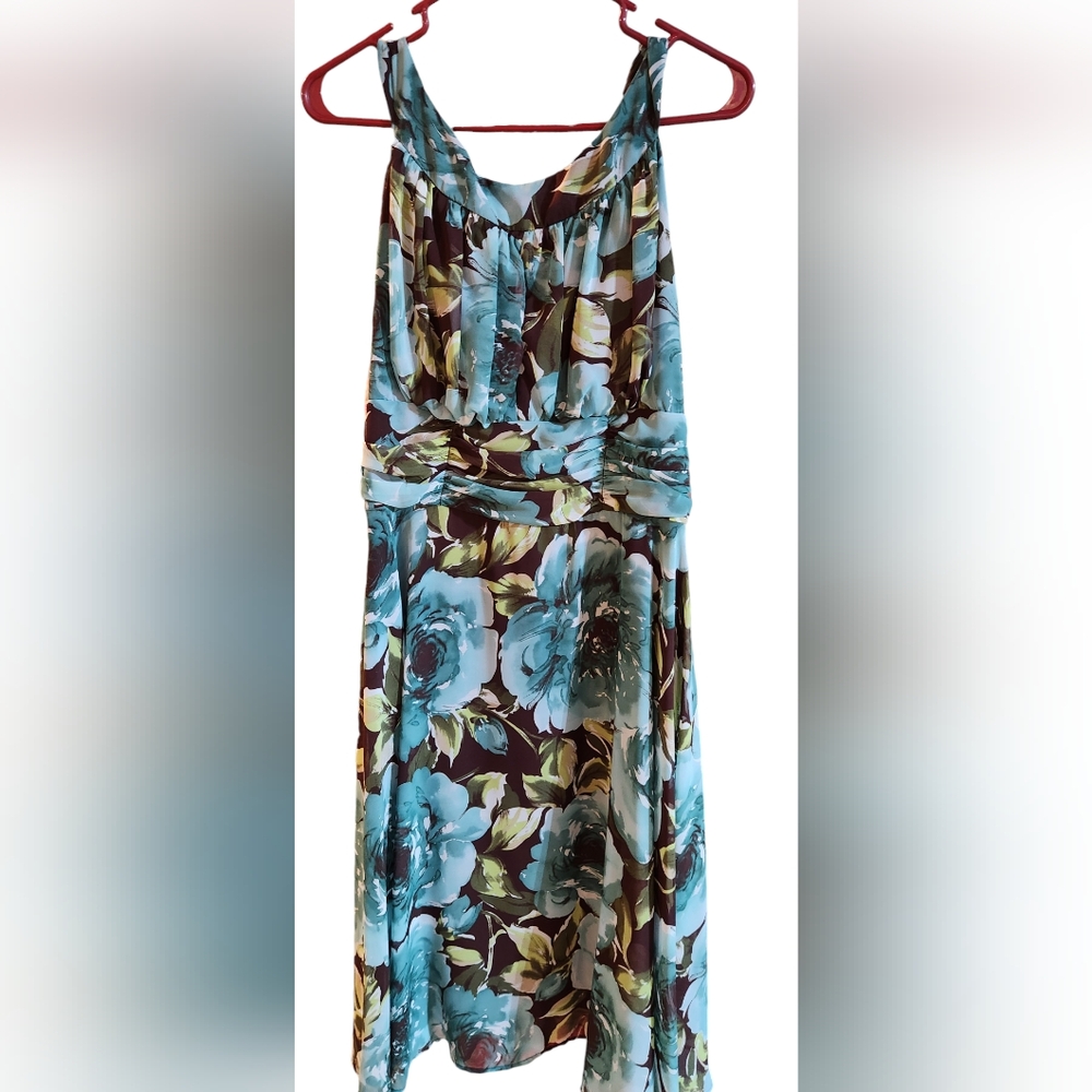 Sleeveless dress